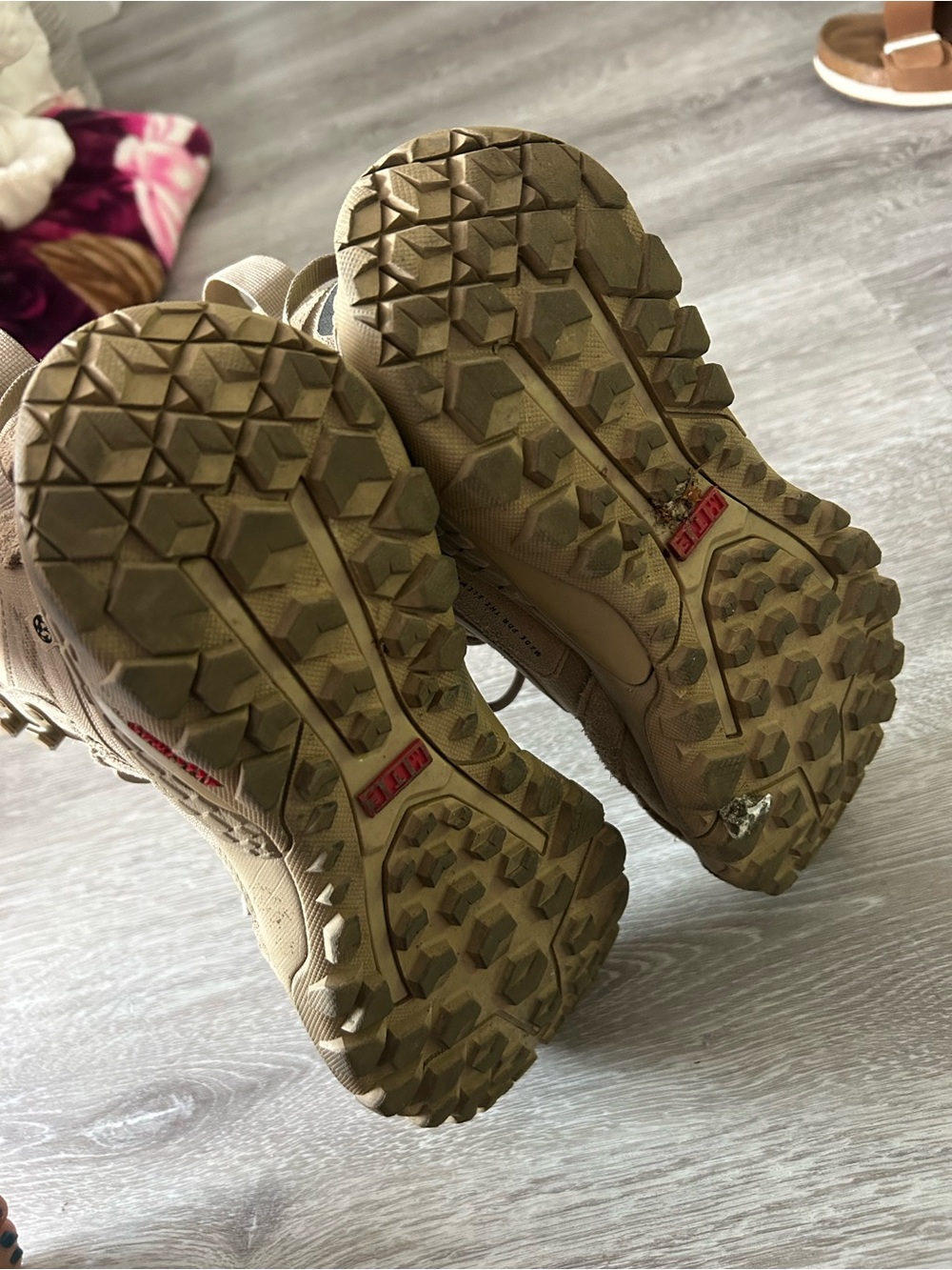 Vans MTE Gore-Tex Tan Hiking Boots - Picture 5 of 5